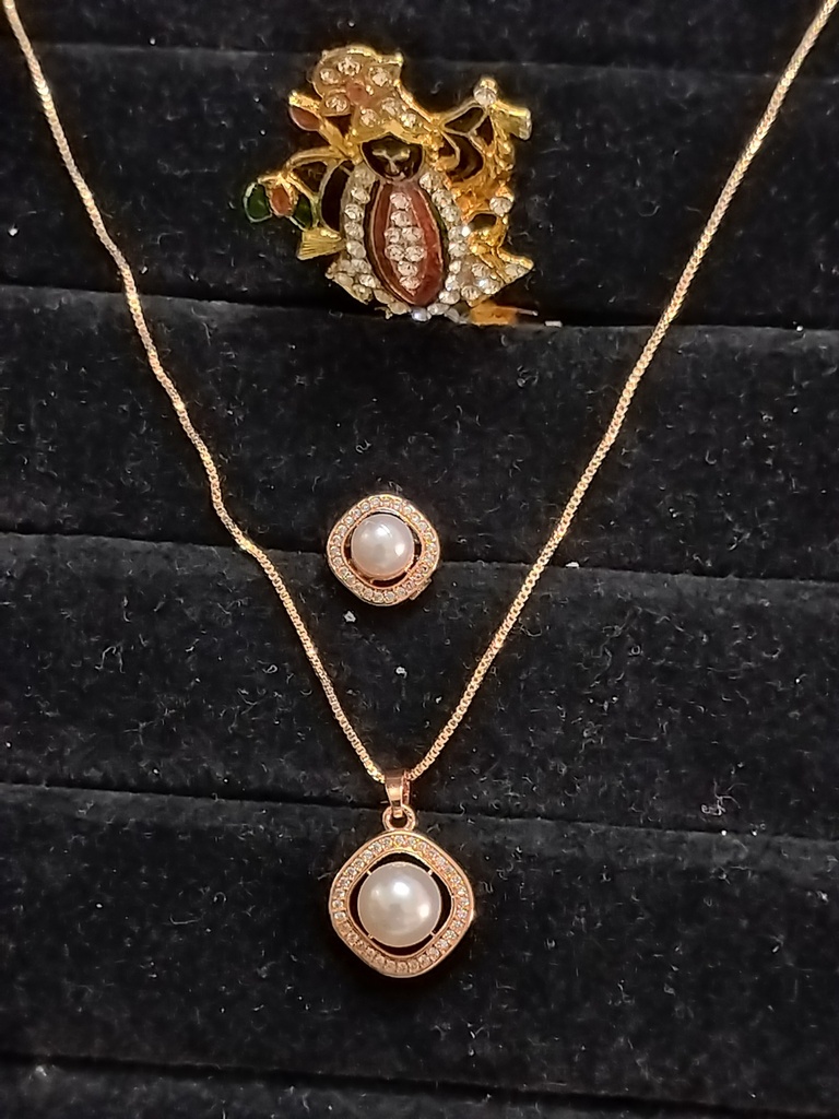 [DELPEN86] Pearl pendant set pri 3 cno