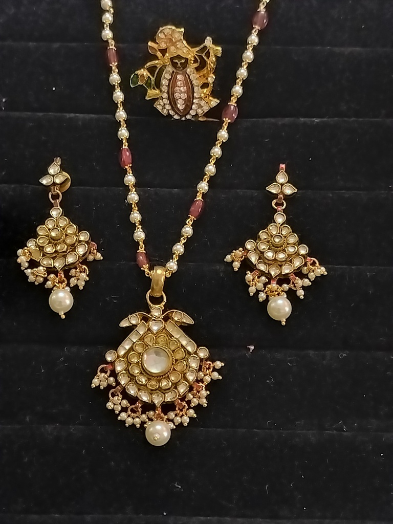 Kundan pendant set ankita 12 cno