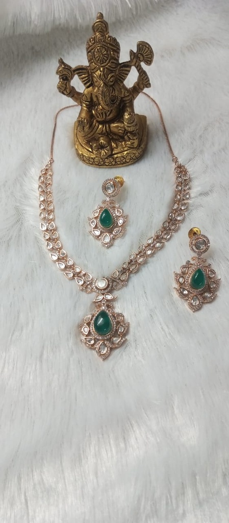 [KUNHEAV13] Tyani kundan set ju 17 cno