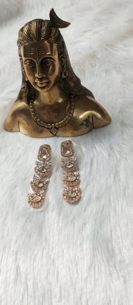 Tyani kundan earrings ak 7 cno