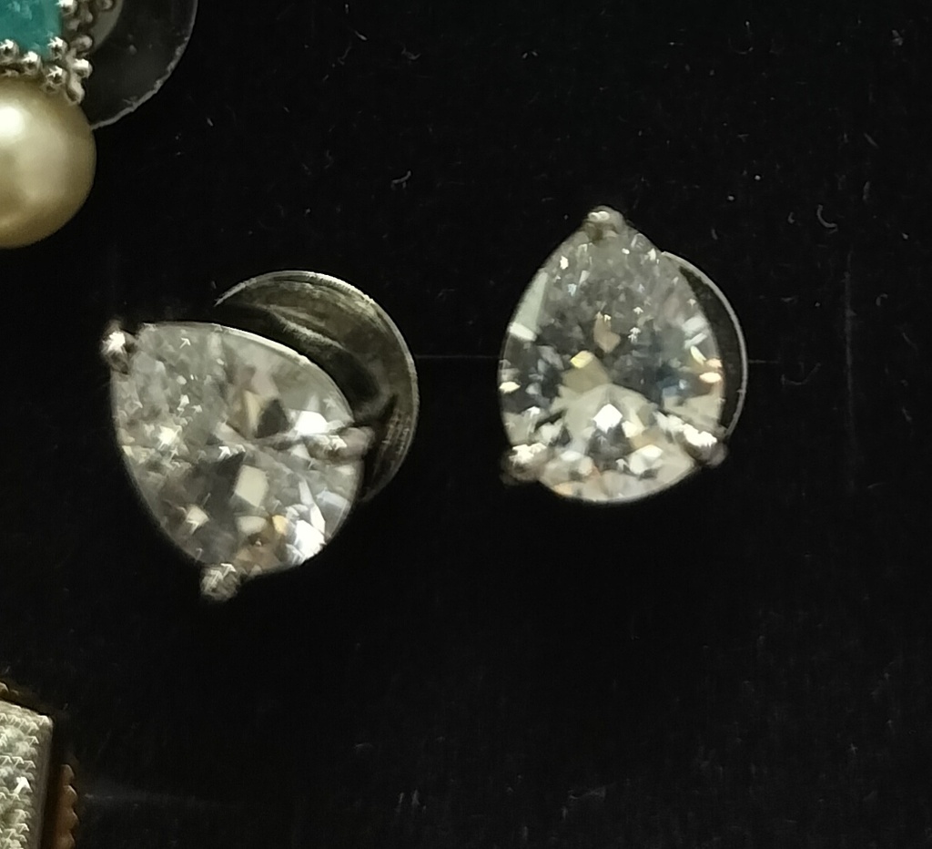 [STUDS66] Korian ad stone 10 cno 18