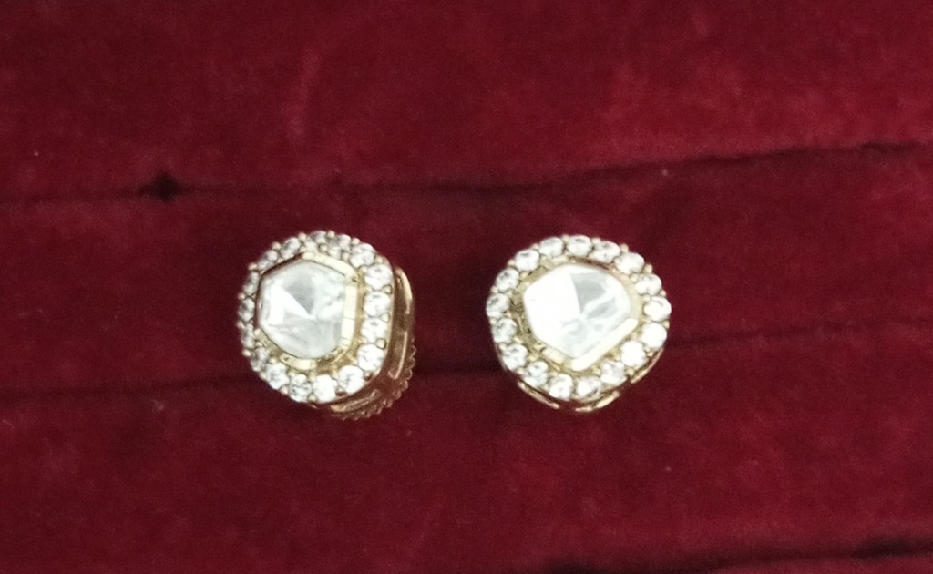 [STUDS71] Premium mozonite stud ni 5 cno 8
