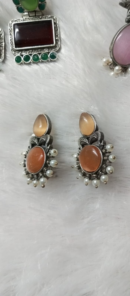 Monalisa stone earrings se 25 cno