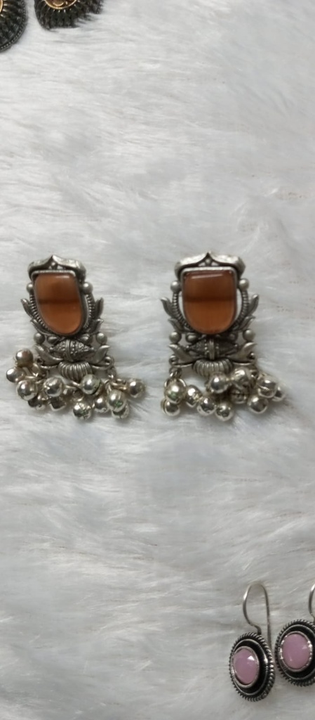 Monalisa stone earrings se 20 cno