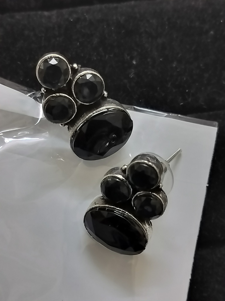 Monalisa stone earrings 15 cno