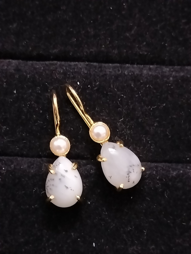 Monalisa stone earrings se 12 cno