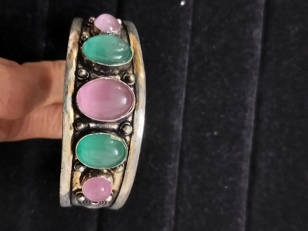 Monalisa stone bracelet se 2 cno