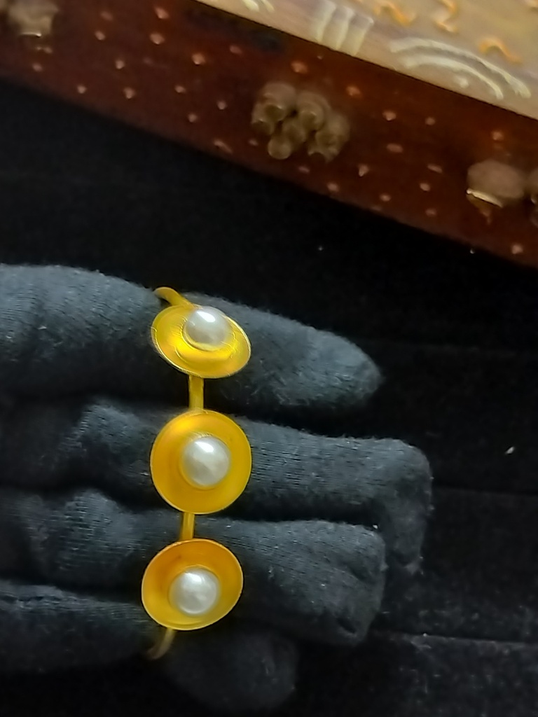 [BRAC161] Raan 12 cno pearl brass bracelet