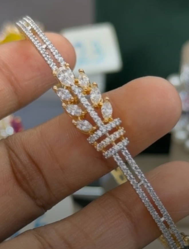 Wet 7 premium ad bracelet 9 gold polish