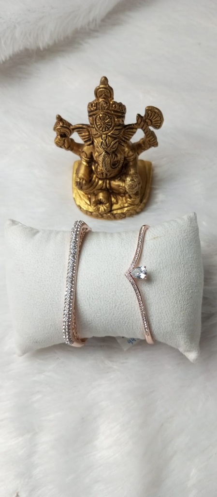 Ad bracelet apx 35