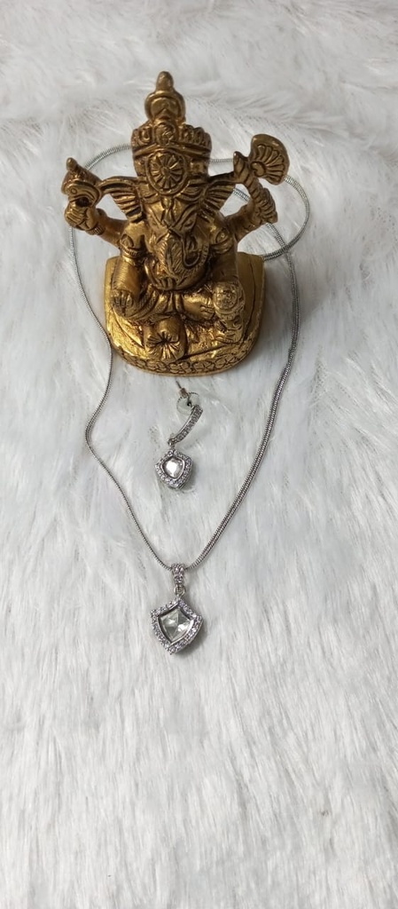 [DELPEN14] Tyani kundan pendant set ak 45
