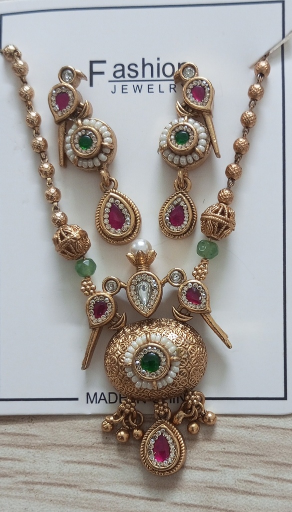 Parrot Swarovski stone shita 9 cno 13