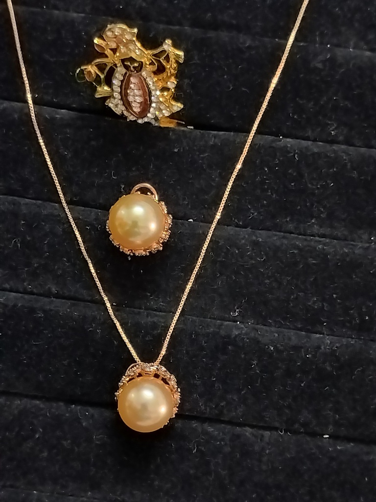 Pearl ad pendant set vaci 7 cno